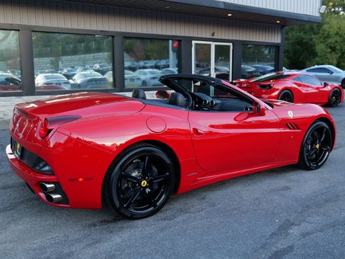 Used 2014 Ferrari California image 67