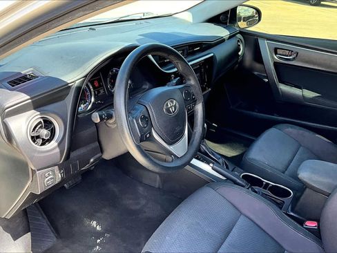 Used 2019 Toyota Corolla LE image 17