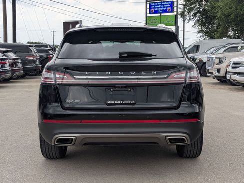 Used 2023 Lincoln Nautilus Reserve w/ Monochromatic Package image 4