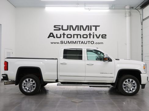 Used 2016 GMC Sierra 2500 Denali w/ Duramax Plus Package AWD/4WD image 1