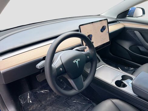 Used 2022 Tesla Model 3 Standard Range RWD image 9