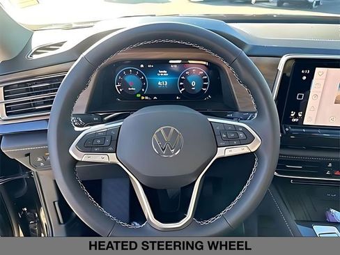 Used 2025 Volkswagen Atlas SE image 20