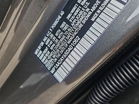 Used 2025 Porsche Cayenne image 15