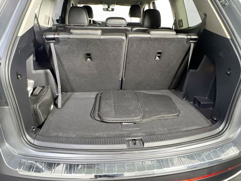 Used 2023 Volkswagen Atlas SE image 25