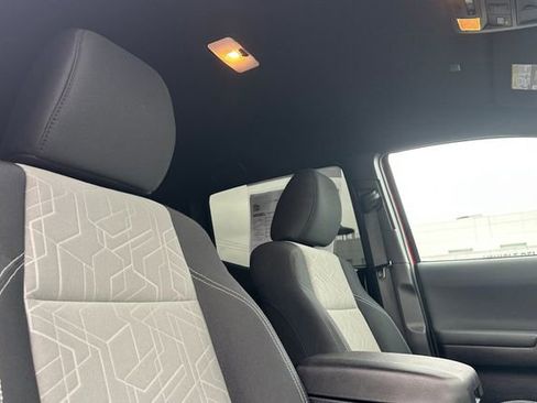 Certified 2022 Toyota Tacoma TRD Off-Road image 20