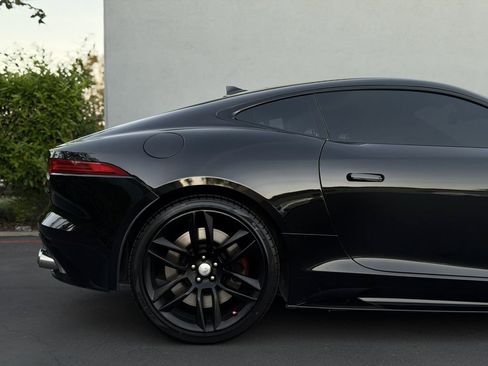 Used 2016 Jaguar F-TYPE R image 8