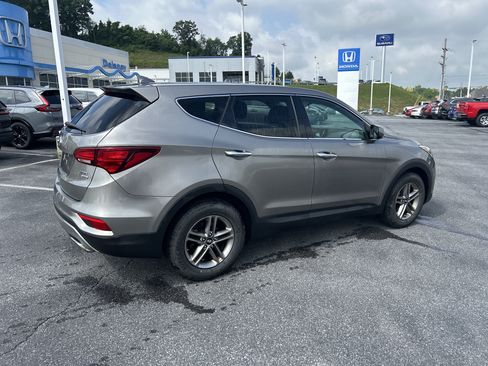 Used 2017 Hyundai Santa Fe Sport AWD/4WD image 3