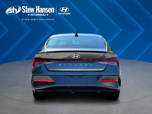 New 2026 Hyundai Elantra SEL Sport FWD image 7