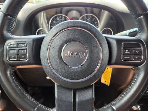Used 2018 Jeep Wrangler Sport AWD/4WD image 26