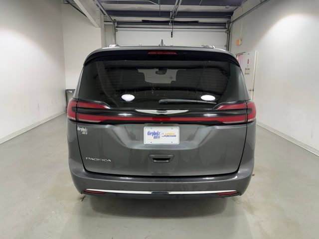 Used 2022 Chrysler Pacifica Touring-L FWD image 6