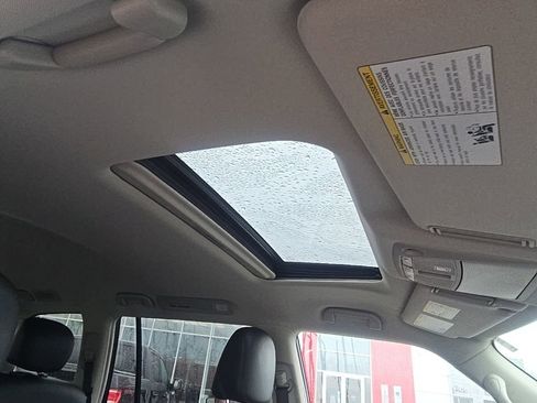 Used 2024 Nissan Armada SL w/ Captain's Chairs Package image 28