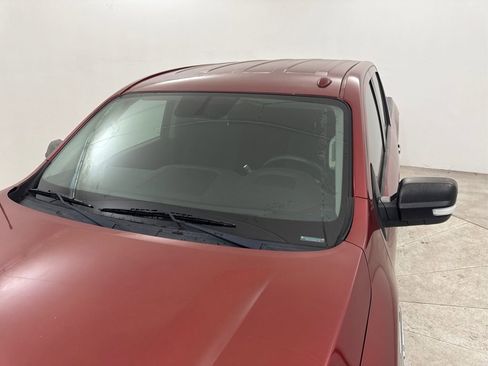 Used 2017 Nissan Titan SV RWD image 12