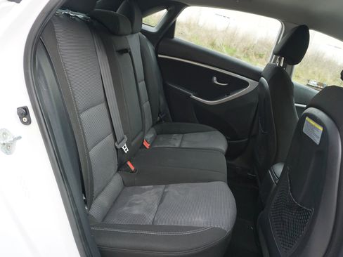 Used 2014 Hyundai Elantra GT FWD image 16