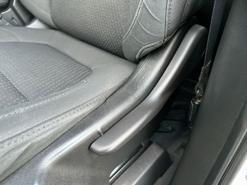 Used 2023 GMC Sierra 3500 Pro w/ Convenience Package image 12