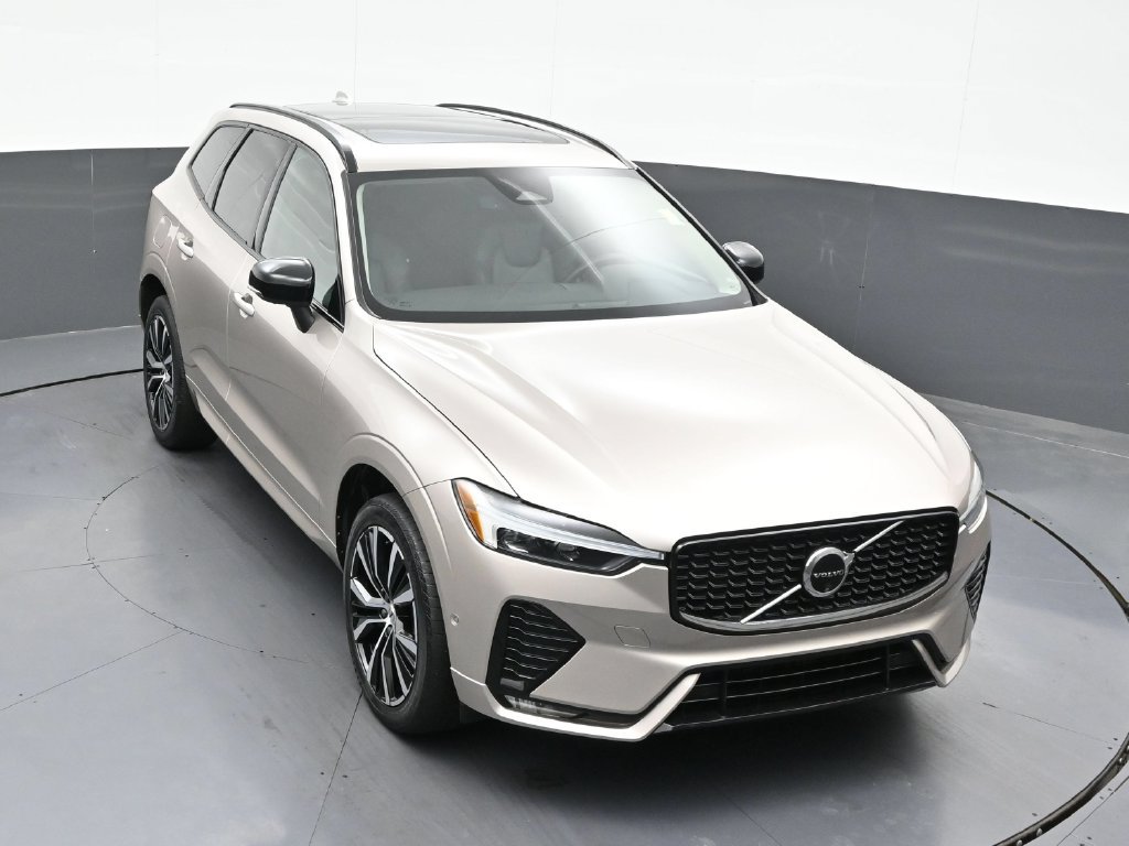 Certified 2024 Volvo XC60 B5 Plus AWD/4WD image 27