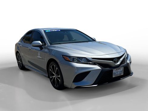 Used 2019 Toyota Camry SE FWD image 7