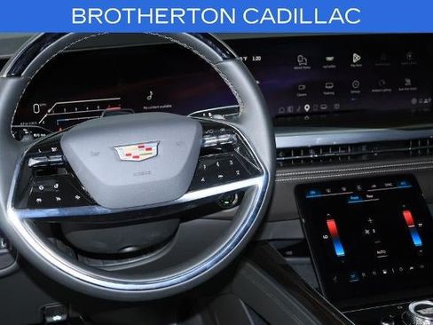 Certified 2025 Cadillac Escalade Premium Luxury w/ LPO, Floor Liner Package AWD/4WD image 21