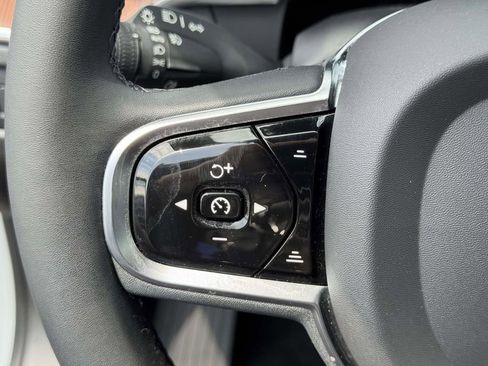 Used 2023 Volvo XC60 B5 Ultimate AWD/4WD image 22