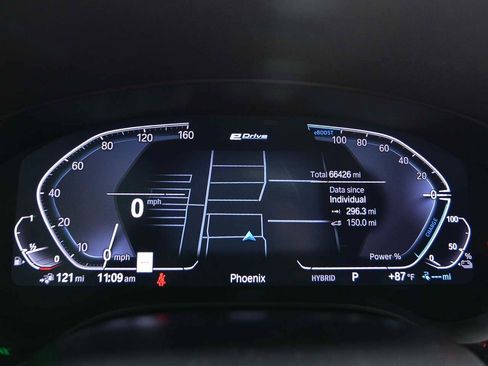 Used 2021 BMW 530e w/ M Sport Package RWD image 13