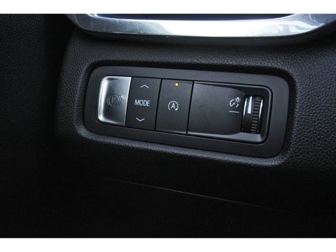 Used 2025 GMC Acadia Elevation w/ Elevation Premium Package FWD image 23