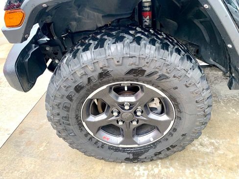 Used 2020 Jeep Gladiator Rubicon AWD/4WD image 10