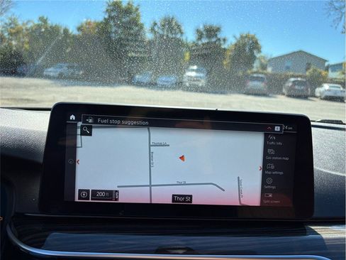 Used 2021 BMW 530i xDrive w/ Premium Package image 31