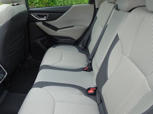 Used 2020 Subaru Forester Premium AWD/4WD image 17