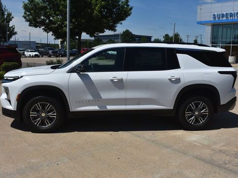 New 2026 Chevrolet Traverse LT w/ Driver Confidence Package AWD/4WD image 9