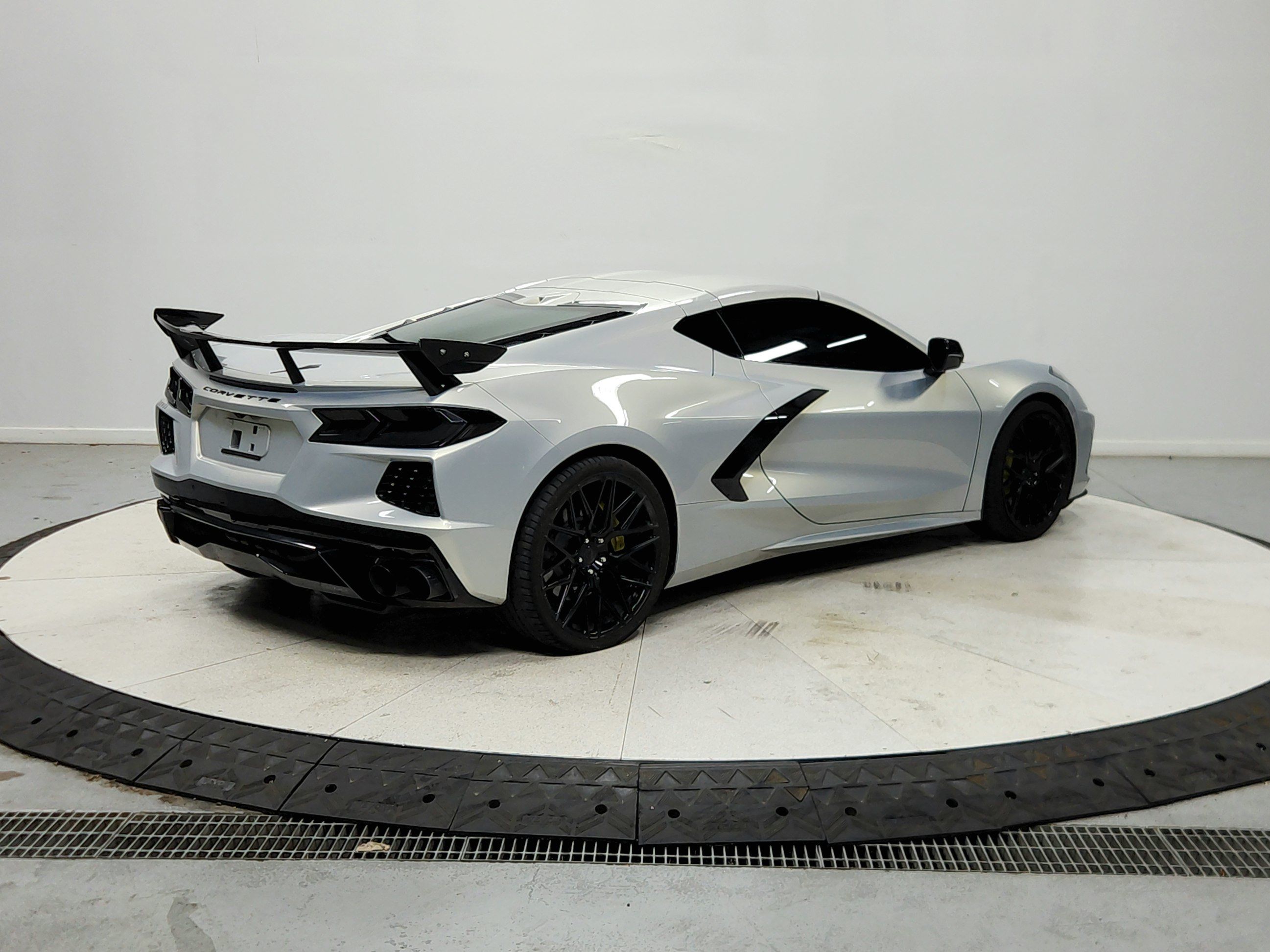 Used 2021 Chevrolet Corvette Stingray Premium Cpe w/ Z51 Performance Package RWD image 8