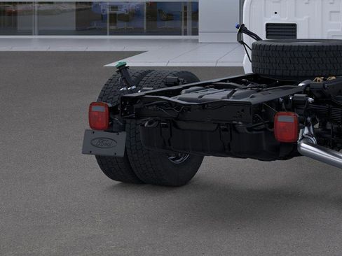 New 2025 Ford F450 XLT w/ XLT Value Package image 21