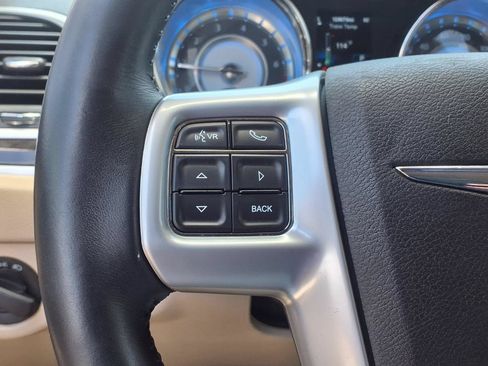 Used 2014 Chrysler 300 RWD image 22