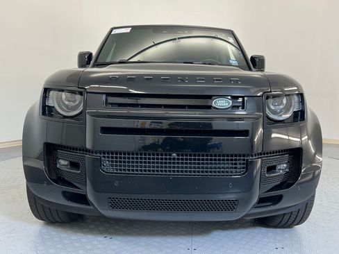 Used 2024 Land Rover Defender 130 X-Dynamic SE image 6