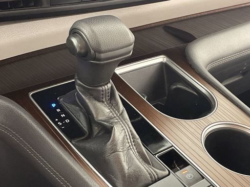 Used 2022 Toyota Sienna LE image 16