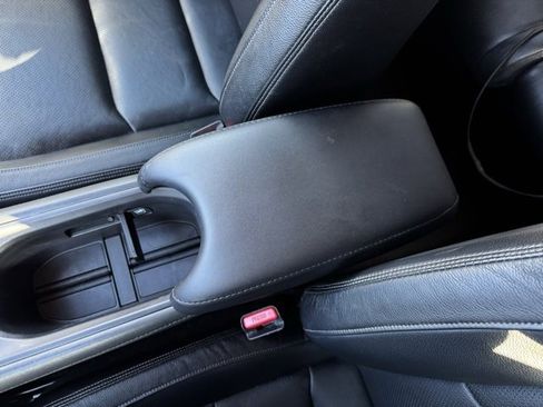 Used 2021 Honda HR-V EX-L image 16