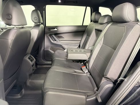 Used 2020 Volkswagen Tiguan SE R-Line FWD image 13