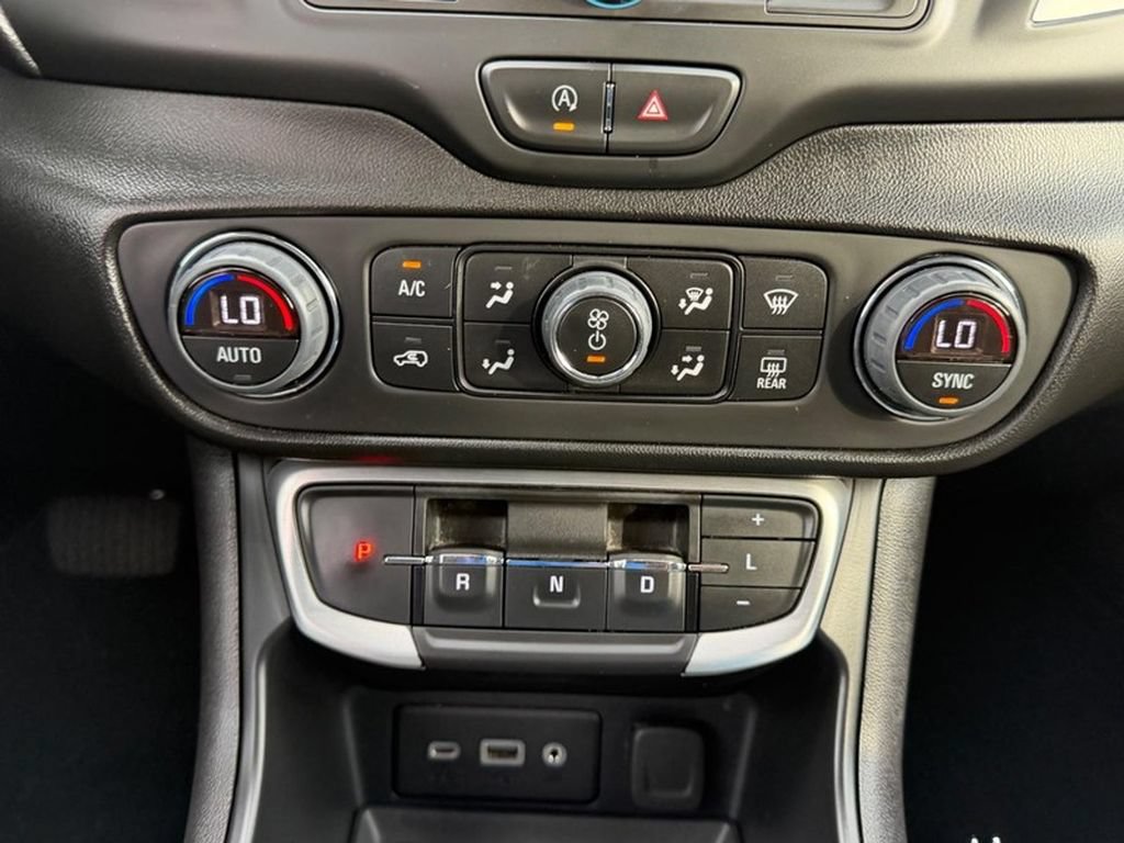 Used 2023 GMC Terrain SLE w/ Driver Convenience Package FWD image 15