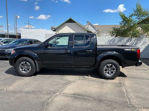 Used 2018 Nissan Frontier PRO-4X image 8