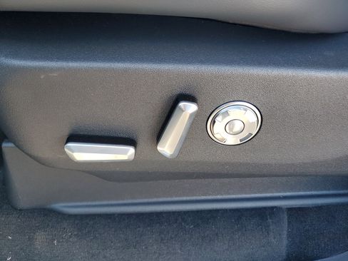 New 2025 Lincoln Navigator Reserve w/ Jet Appearance Package image 13