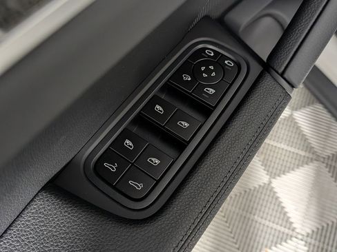 New 2026 Porsche Cayenne S image 27