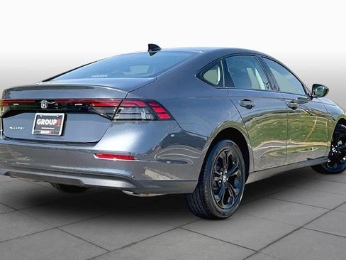 Used 2025 Honda Accord SE image 12