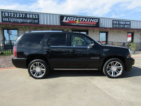 Used 2013 Cadillac Escalade Premium AWD/4WD image 5