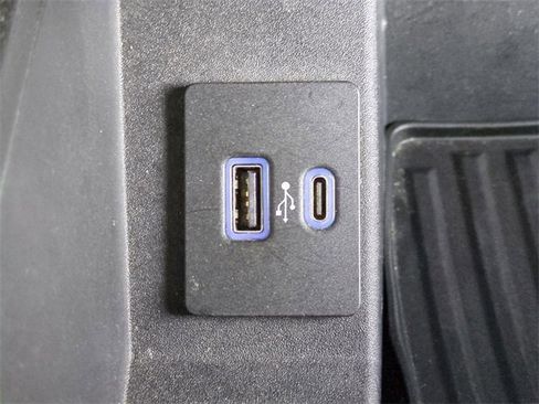 Certified 2022 Ford F250 Lariat w/ Lariat Value Package image 22