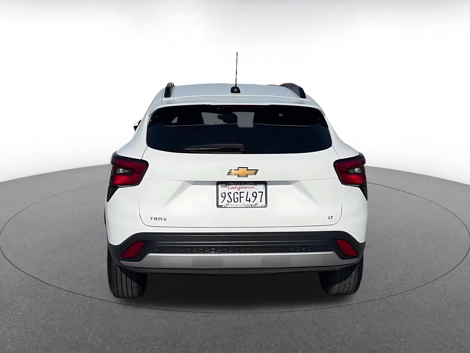 Used 2025 Chevrolet Trax LT FWD image 12
