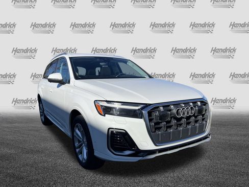 Used 2025 Audi Q7 3.0T Premium Plus w/ Premium Plus Package image 2