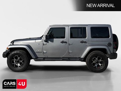 Used 2016 Jeep Wrangler Unlimited Sahara w/ Connectivity Group image 4
