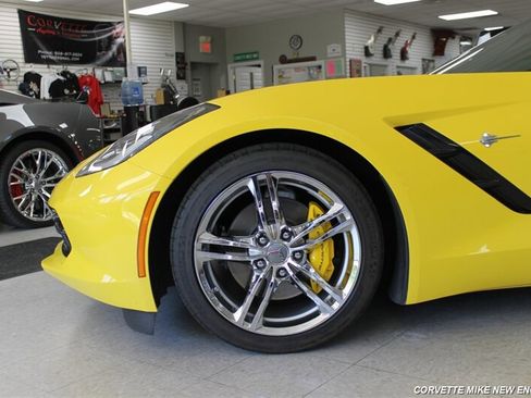 Used 2016 Chevrolet Corvette Stingray Convertible w/ 2LT Preferred Equipment Group RWD image 14