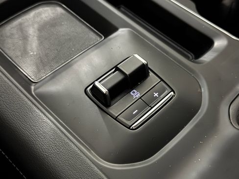 Used 2024 GMC Sierra 2500 Denali w/ Technology Package image 31