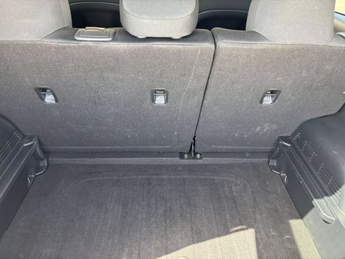 Used 2025 Kia Soul LX w/ LX Technology Package FWD image 29