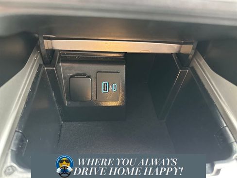 Used 2024 Ford Explorer XLT w/ Equipment Group 202A image 19