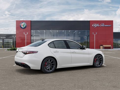 New 2025 Alfa Romeo Giulia AWD w/ Driving Assist Package image 4